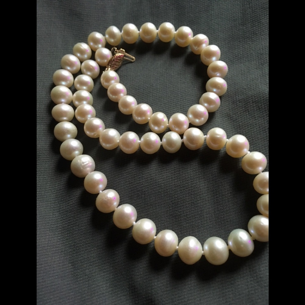 Single stand fresh water pearls 18 inches